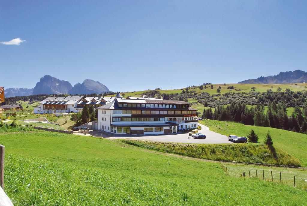 Piccolo Hotel Sciliar Alpe Di Siusi Exterior photo